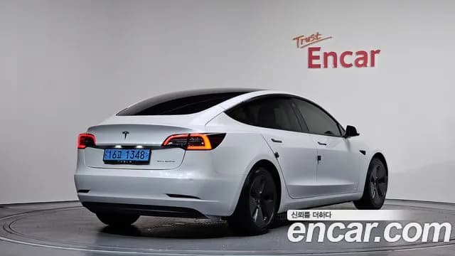 2022 Tesla Model 3 Long Range AWD Sold VIN 5YJ3E1EB4NF228803 – interior seats 2022 Tesla Model 3 Long Range AWD Sold VIN 5YJ3E1EB4NF228803 – interior seats
