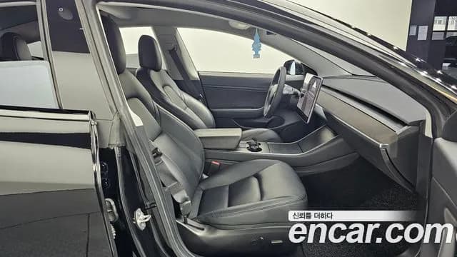 2020 Tesla Model 3 Long Range AWD Sold VIN 5YJ3E1EB6LF809992 – interior seats 2020 Tesla Model 3 Long Range AWD Sold VIN 5YJ3E1EB6LF809992 – interior seats