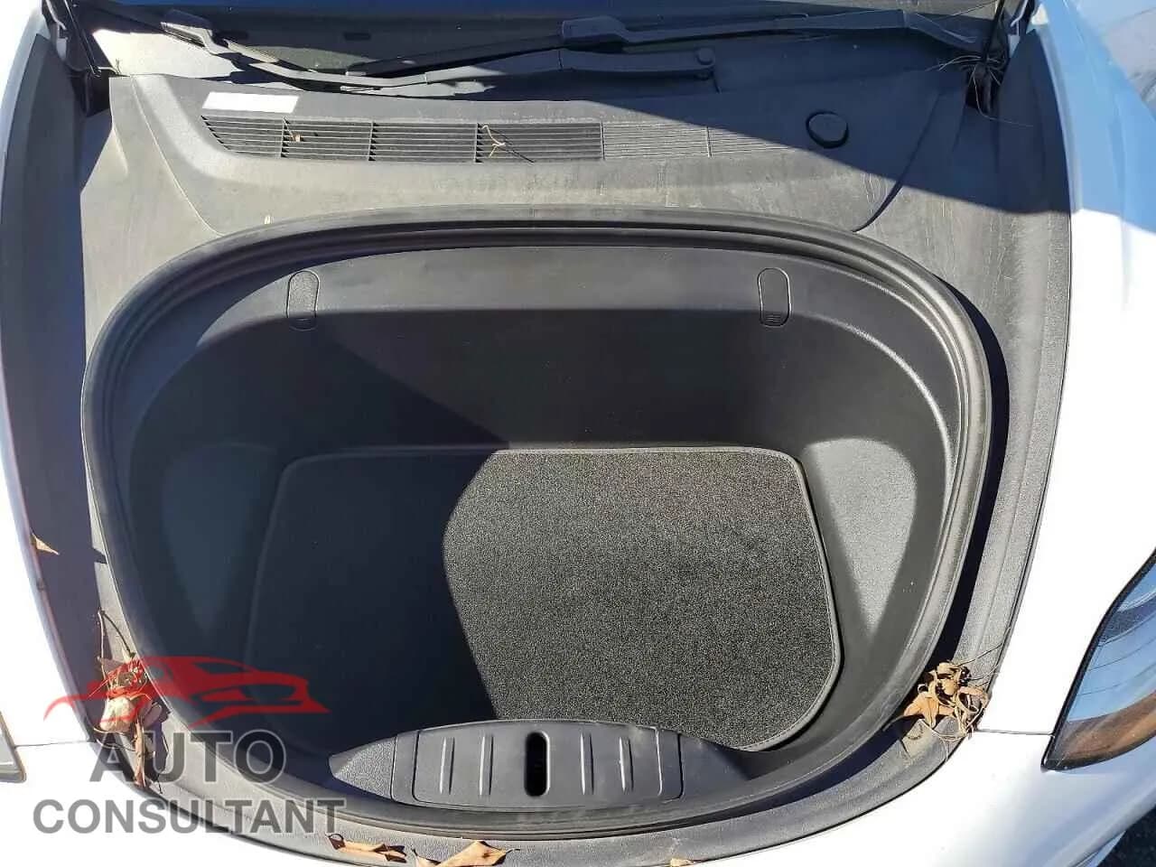 2018 TESLA MODEL 3 Damaged VIN 5YJ3E1EB9JF067682 – photo 11 2018 TESLA MODEL 3 Damaged VIN 5YJ3E1EB9JF067682 – photo 11