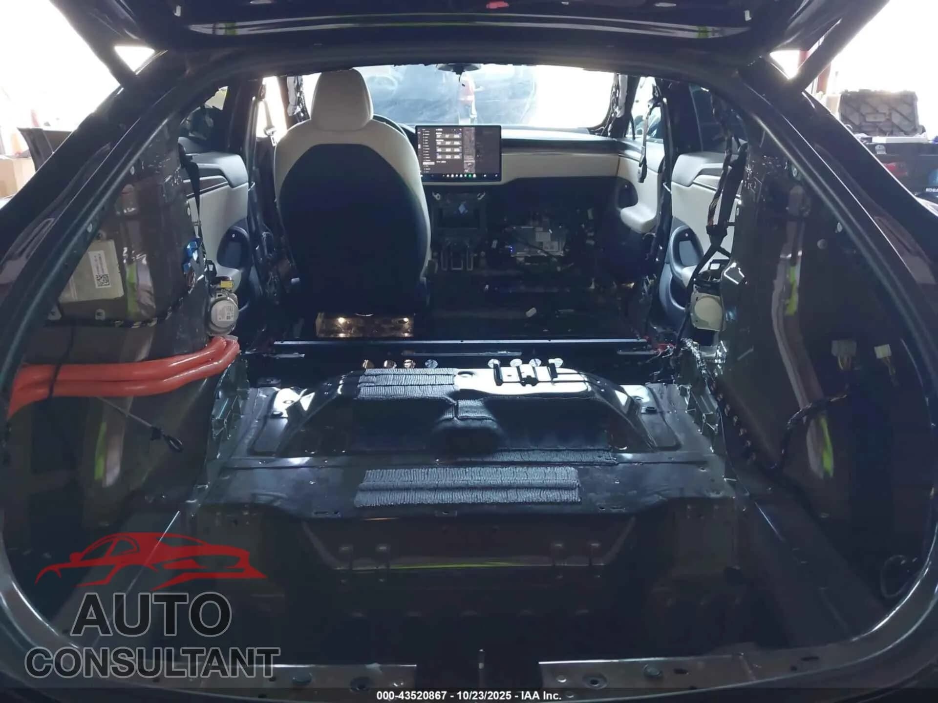 2021 TESLA MODEL S Damaged VIN 5YJSA1E5XMF428293 – engine bay 2021 TESLA MODEL S Damaged VIN 5YJSA1E5XMF428293 – engine bay