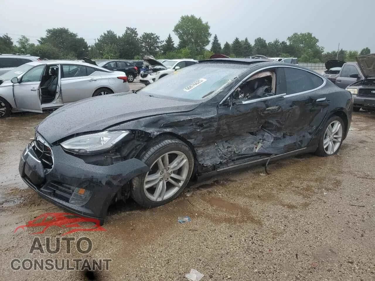 2015 TESLA MODEL S Damaged VIN 5YJSA1S23FF088028 – front exterior 2015 TESLA MODEL S Damaged VIN 5YJSA1S23FF088028 – front exterior