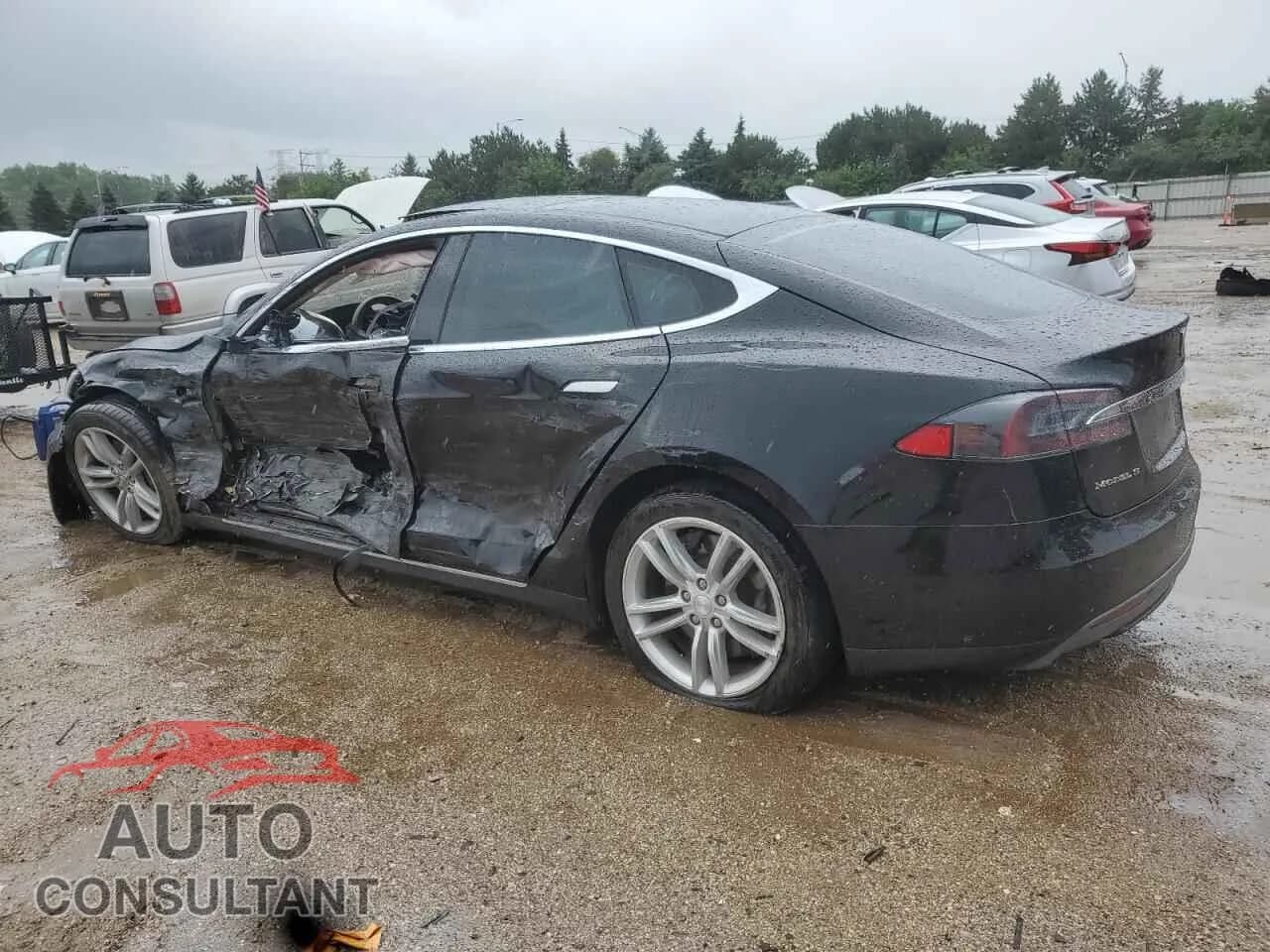 2015 TESLA MODEL S Damaged VIN 5YJSA1S23FF088028 – rear exterior 2015 TESLA MODEL S Damaged VIN 5YJSA1S23FF088028 – rear exterior