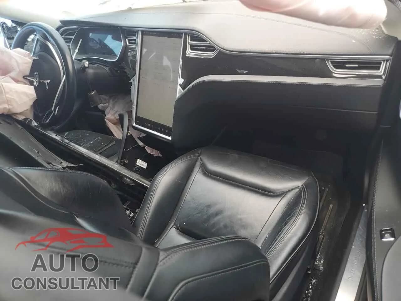 2015 TESLA MODEL S Damaged VIN 5YJSA1S23FF088028 – undercarriage 2015 TESLA MODEL S Damaged VIN 5YJSA1S23FF088028 – undercarriage