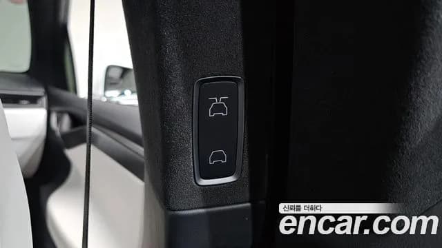 2018 Tesla Model X 100D Sold VIN 5YJXCAE22JF125977 – trunk area 2018 Tesla Model X 100D Sold VIN 5YJXCAE22JF125977 – trunk area
