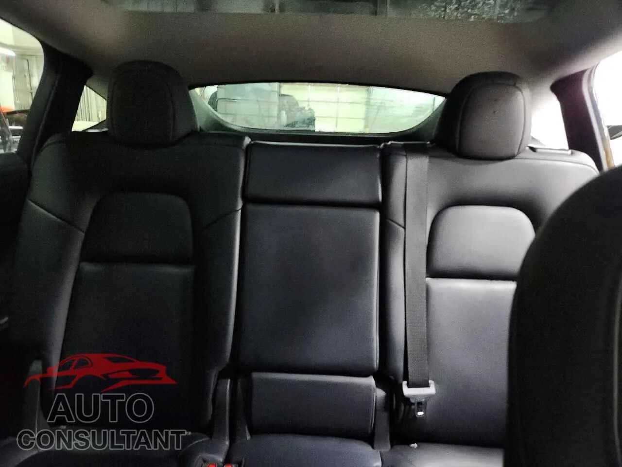 2021 TESLA MODEL Y Damaged VIN 5YJYGAEE5MF301007 – odometer reading 2021 TESLA MODEL Y Damaged VIN 5YJYGAEE5MF301007 – odometer reading