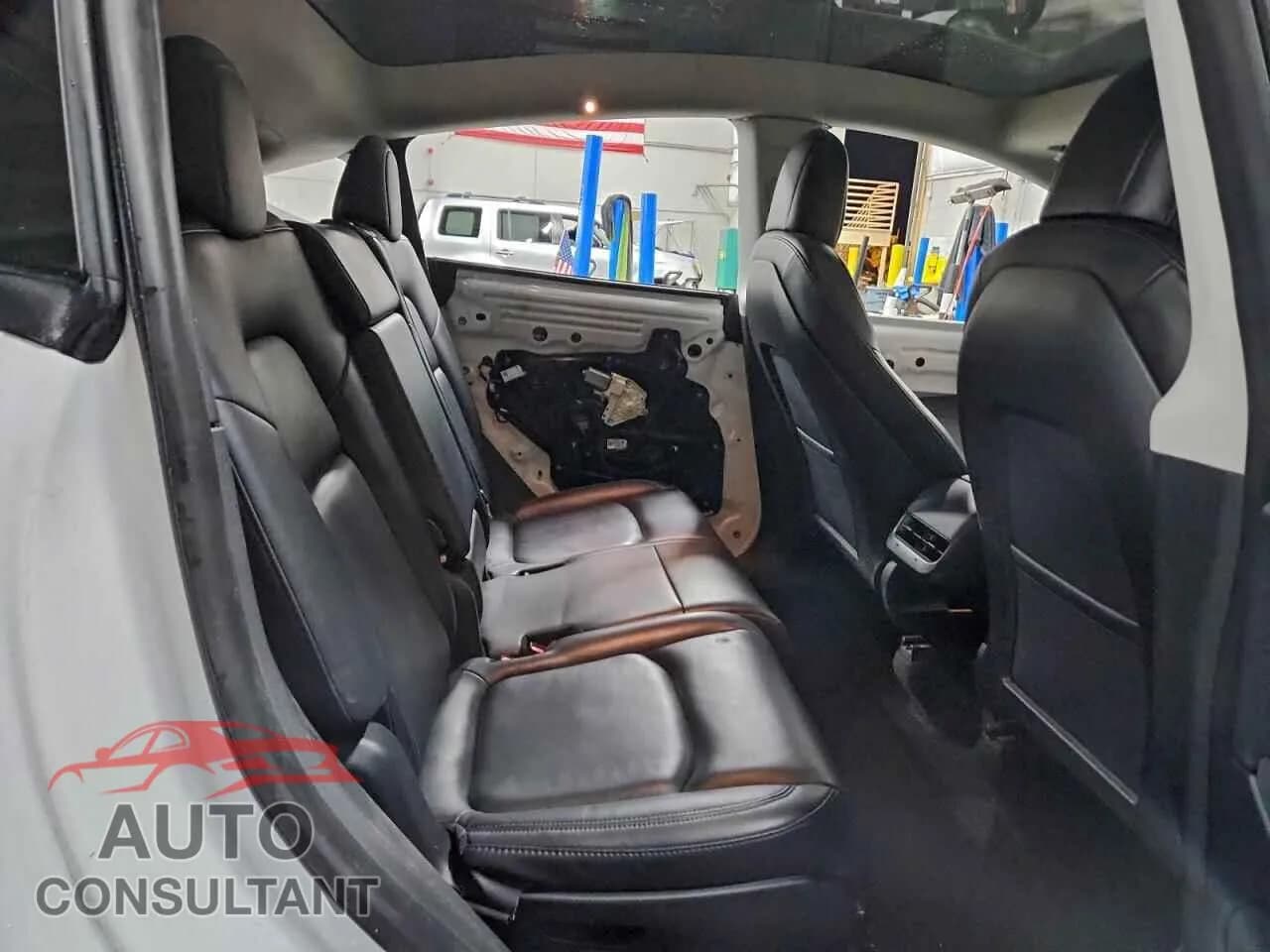 2021 TESLA MODEL Y Damaged VIN 5YJYGAEE5MF301007 – photo 11 2021 TESLA MODEL Y Damaged VIN 5YJYGAEE5MF301007 – photo 11