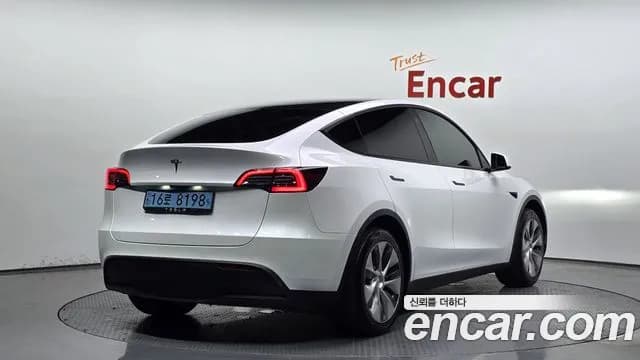 2021 Tesla Model Y Standard Range RWD Sold VIN 5YJYGDED8MF239210 – interior seats 2021 Tesla Model Y Standard Range RWD Sold VIN 5YJYGDED8MF239210 – interior seats