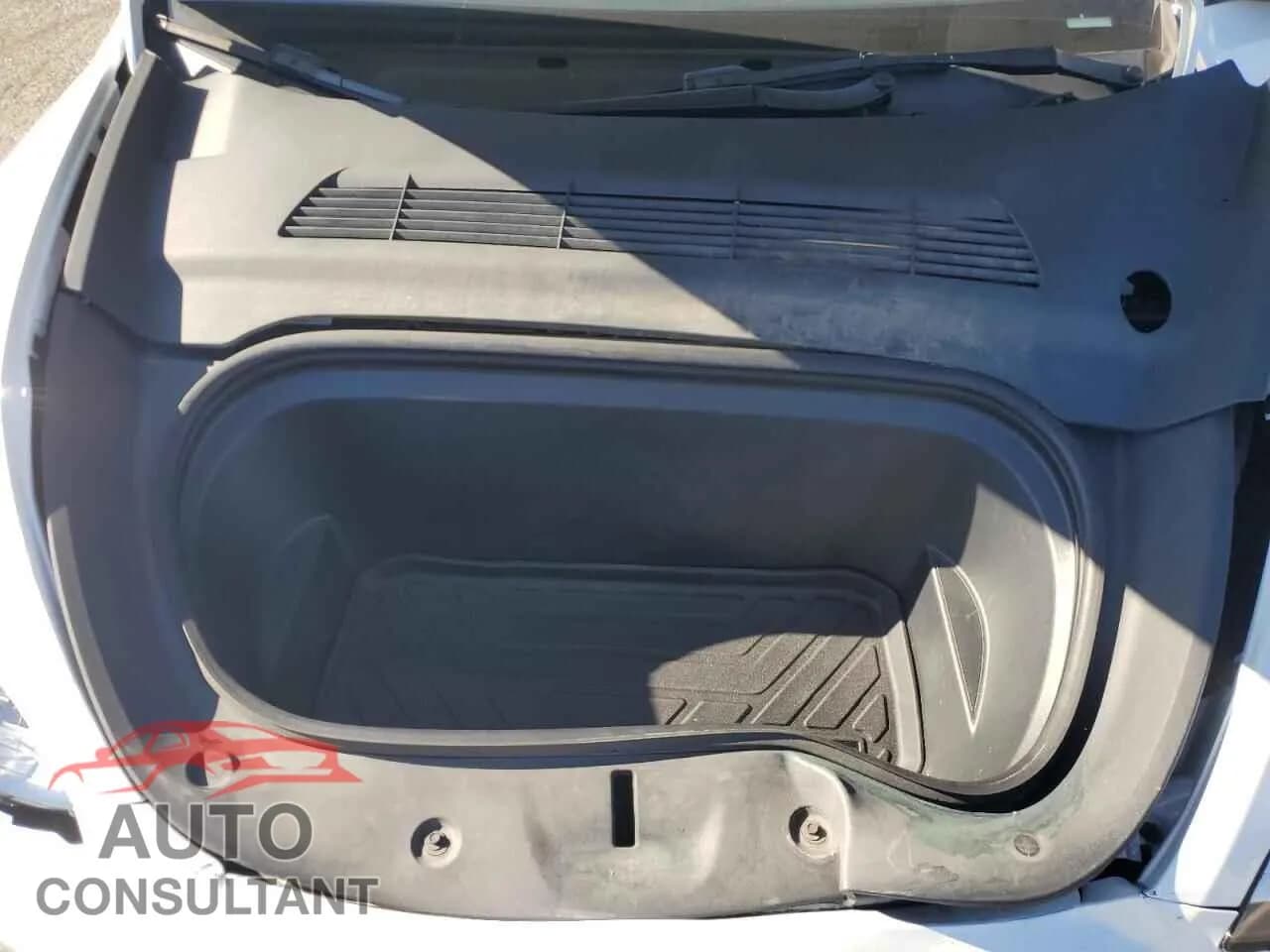 2021 TESLA MODEL Y Damaged VIN 5YJYGDEE0MF303765 – photo 12 2021 TESLA MODEL Y Damaged VIN 5YJYGDEE0MF303765 – photo 12