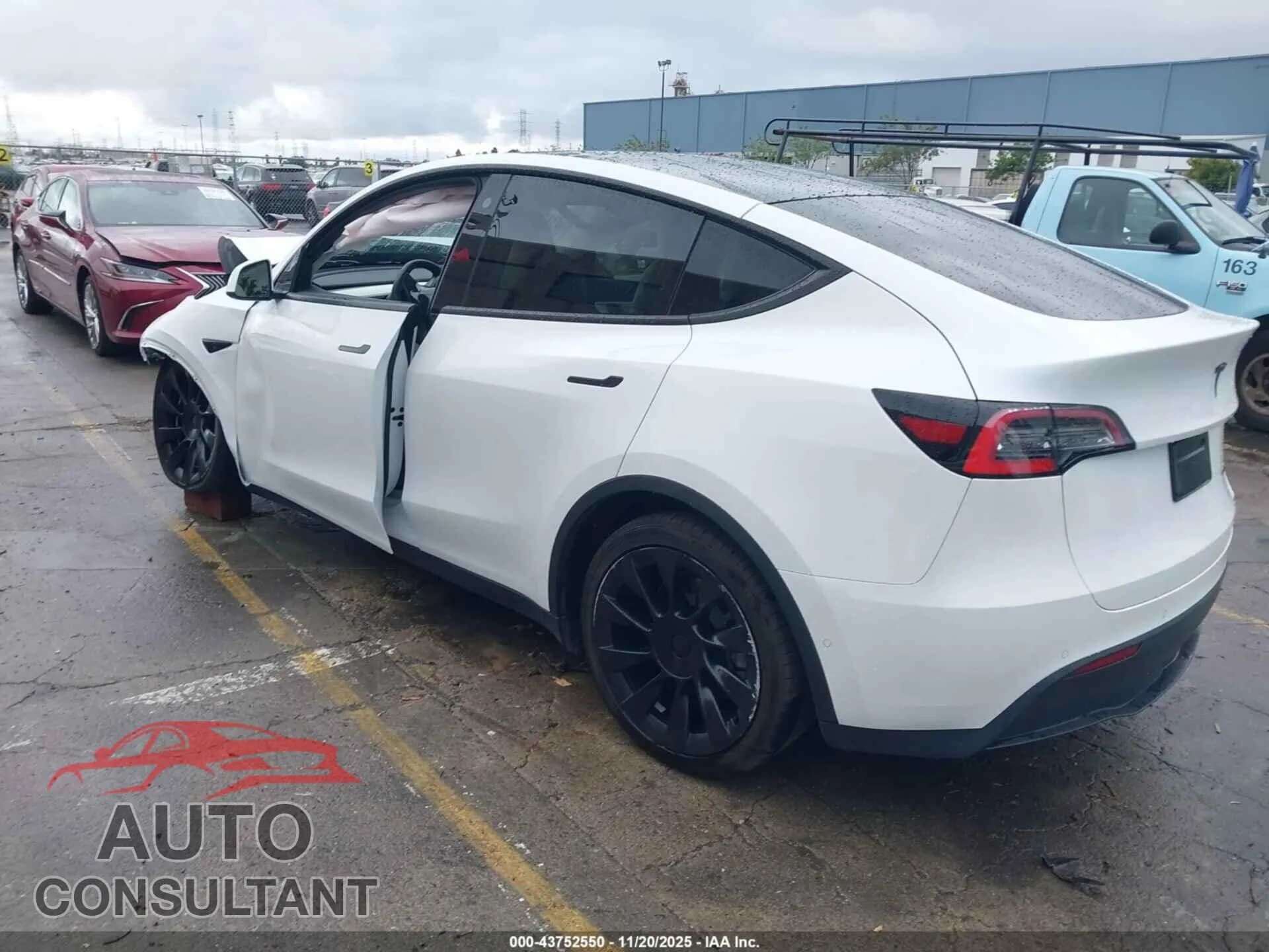 2021 TESLA MODEL Y Damaged VIN 5YJYGDEE4MF081036 – side profile 2021 TESLA MODEL Y Damaged VIN 5YJYGDEE4MF081036 – side profile