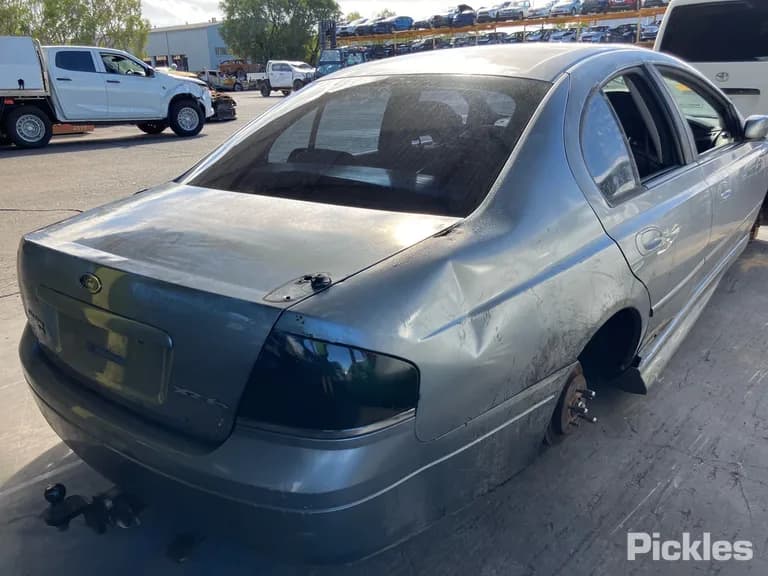 2005 Ford Falcon Used VIN 6FPAAAJGSW5J23324 – trunk area 2005 Ford Falcon Used VIN 6FPAAAJGSW5J23324 – trunk area