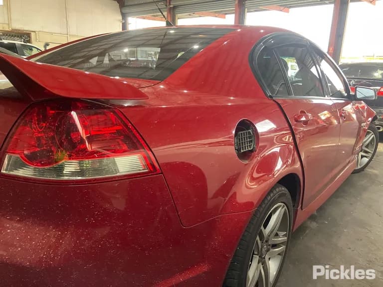 2012 Holden Commodore Used VIN 6G1EK5E31CL636473 – trunk area 2012 Holden Commodore Used VIN 6G1EK5E31CL636473 – trunk area