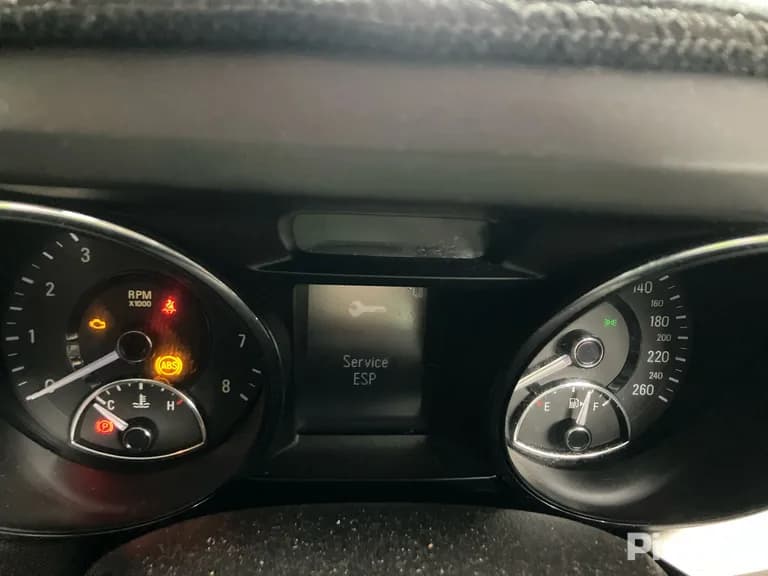 2017 Holden Commodore Used VIN 6G1FA8E58HL316438 – trunk area 2017 Holden Commodore Used VIN 6G1FA8E58HL316438 – trunk area