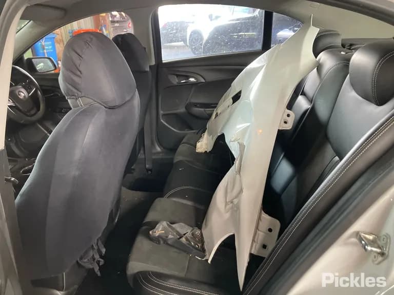 2017 Holden Commodore Used VIN 6G1FB5E37HL317428 – photo 12 2017 Holden Commodore Used VIN 6G1FB5E37HL317428 – photo 12