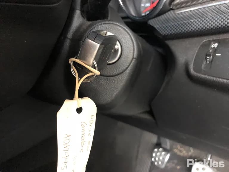 2013 Holden Commodore Used VIN 6G1FB5E3XEL908171 – undercarriage 2013 Holden Commodore Used VIN 6G1FB5E3XEL908171 – undercarriage