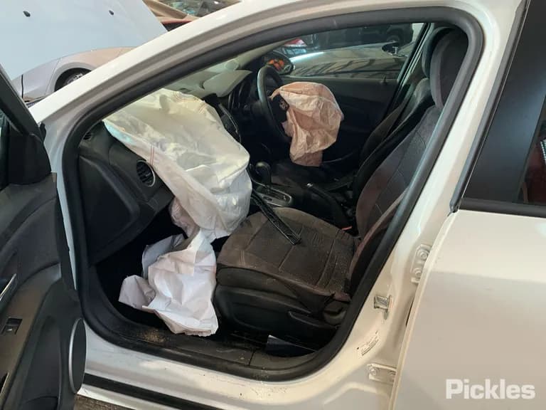 2015 Holden Cruze Used VIN 6G1PD6EM1FL111564 – engine bay 2015 Holden Cruze Used VIN 6G1PD6EM1FL111564 – engine bay