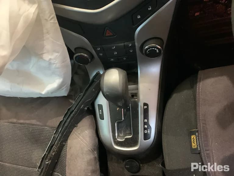 2015 Holden Cruze Used VIN 6G1PD6EM1FL111564 – undercarriage 2015 Holden Cruze Used VIN 6G1PD6EM1FL111564 – undercarriage