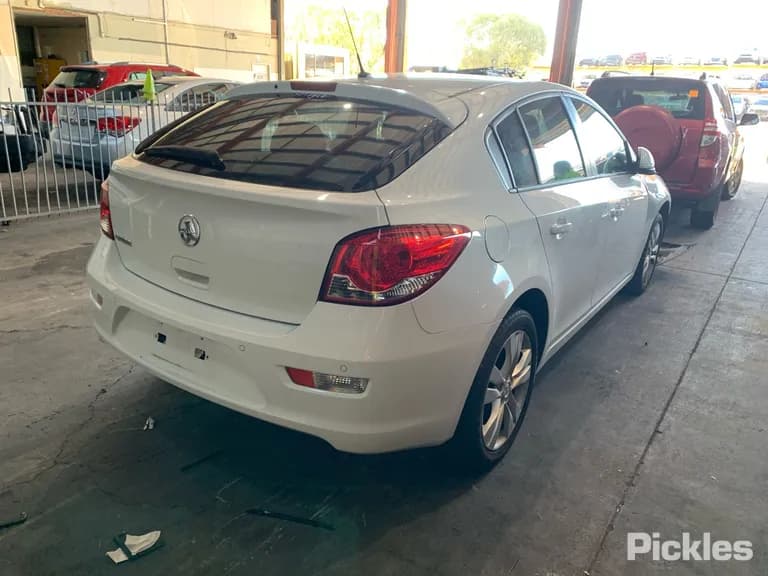 2015 Holden Cruze Used VIN 6G1PD6EM1FL111564 – photo 16 2015 Holden Cruze Used VIN 6G1PD6EM1FL111564 – photo 16