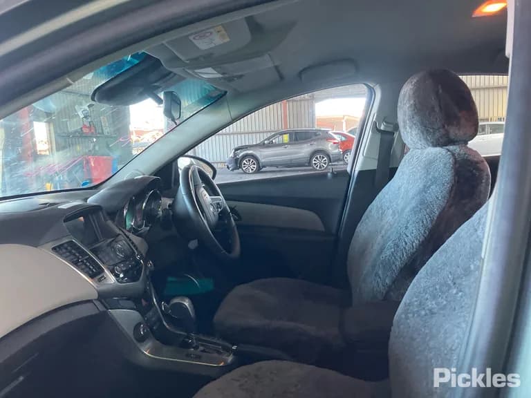 2016 Holden Cruze Used VIN 6G1PE6EM1GL219648 – photo 12 2016 Holden Cruze Used VIN 6G1PE6EM1GL219648 – photo 12