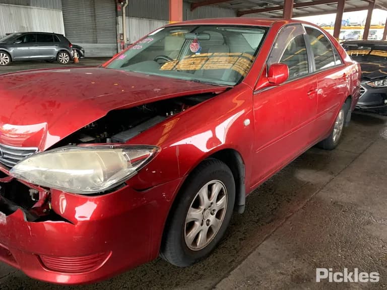 2005 Toyota Camry Used VIN 6T153BK360X094028 – engine bay 2005 Toyota Camry Used VIN 6T153BK360X094028 – engine bay