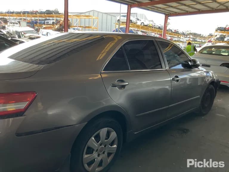 2009 Toyota Camry Used VIN 6T153BK400X082858 – trunk area 2009 Toyota Camry Used VIN 6T153BK400X082858 – trunk area