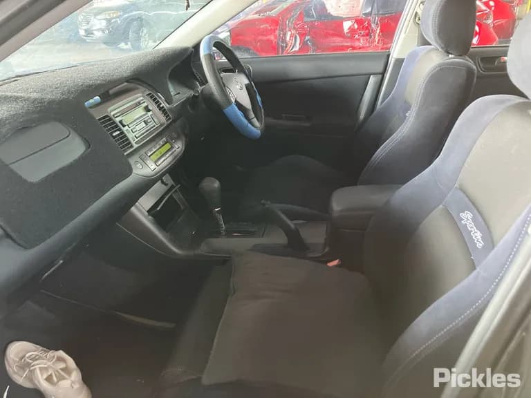 2004 Toyota Camry Used VIN 6T153XK360X303112 – engine bay 2004 Toyota Camry Used VIN 6T153XK360X303112 – engine bay