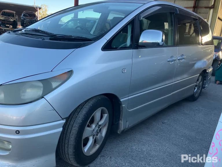 2001 Toyota Estima Used VIN 6U900ACR300118759 – undercarriage 2001 Toyota Estima Used VIN 6U900ACR300118759 – undercarriage
