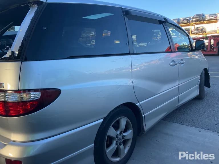 2001 Toyota Estima Used VIN 6U900ACR300118759 – photo 23 2001 Toyota Estima Used VIN 6U900ACR300118759 – photo 23