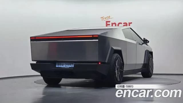 2025 Tesla Cybertruck AWD Sold VIN 7G2CEHED1SA060800 – front exterior 2025 Tesla Cybertruck AWD Sold VIN 7G2CEHED1SA060800 – front exterior