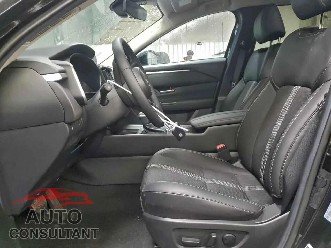 2025 MAZDA CX-50 Damaged VIN 7MMVAABW2SN135061 – exterior detail 2025 MAZDA CX-50 Damaged VIN 7MMVAABW2SN135061 – exterior detail