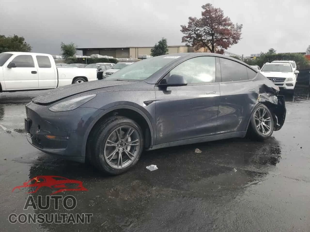 2025 TESLA MODEL Y Damaged VIN 7SAYGAEE1SF232171 – front exterior 2025 TESLA MODEL Y Damaged VIN 7SAYGAEE1SF232171 – front exterior