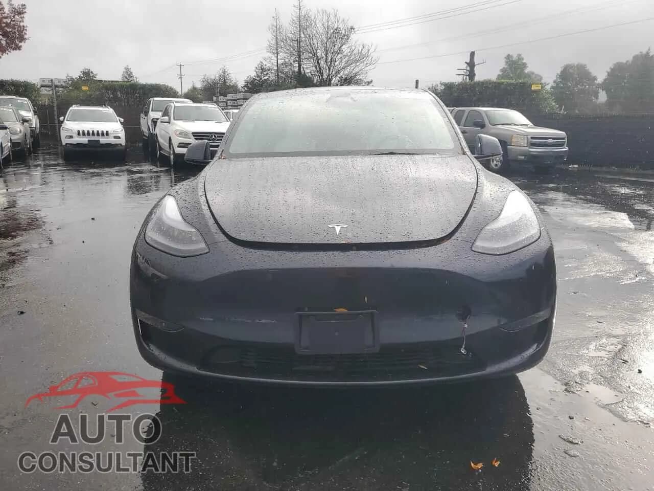 2025 TESLA MODEL Y Damaged VIN 7SAYGAEE1SF232171 – interior seats 2025 TESLA MODEL Y Damaged VIN 7SAYGAEE1SF232171 – interior seats