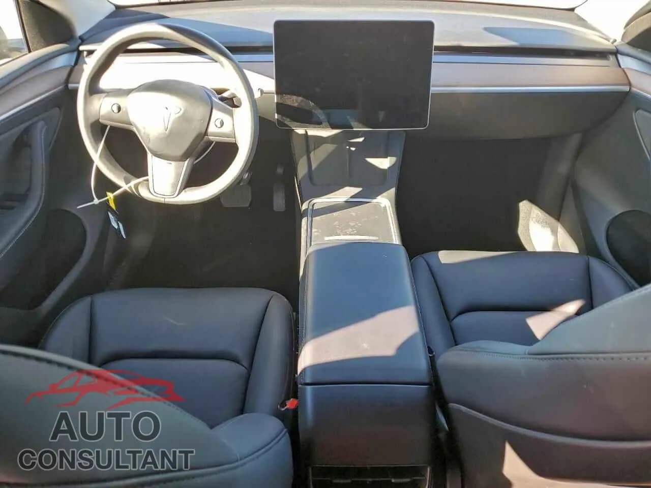 2024 TESLA MODEL Y Damaged VIN 7SAYGDED9RF123346 – undercarriage 2024 TESLA MODEL Y Damaged VIN 7SAYGDED9RF123346 – undercarriage