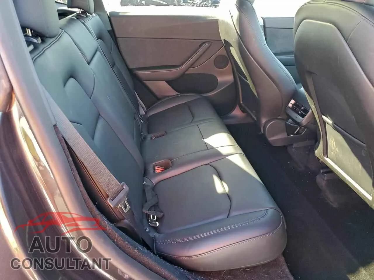 2024 TESLA MODEL Y Damaged VIN 7SAYGDED9RF123346 – odometer reading 2024 TESLA MODEL Y Damaged VIN 7SAYGDED9RF123346 – odometer reading