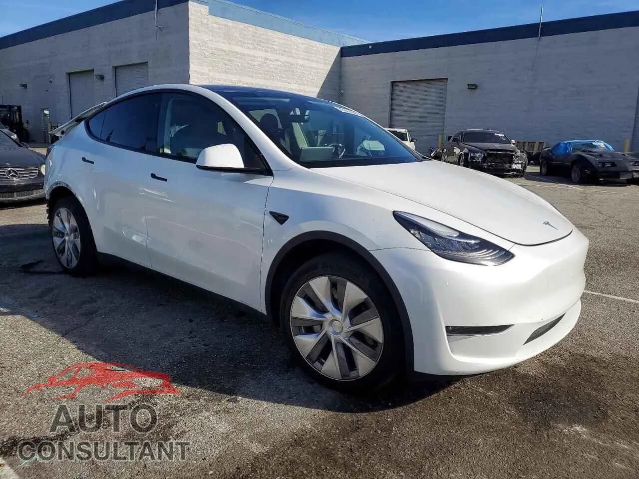 2023 TESLA MODEL Y Damaged VIN 7SAYGDEE0PA035806 – dashboard 2023 TESLA MODEL Y Damaged VIN 7SAYGDEE0PA035806 – dashboard