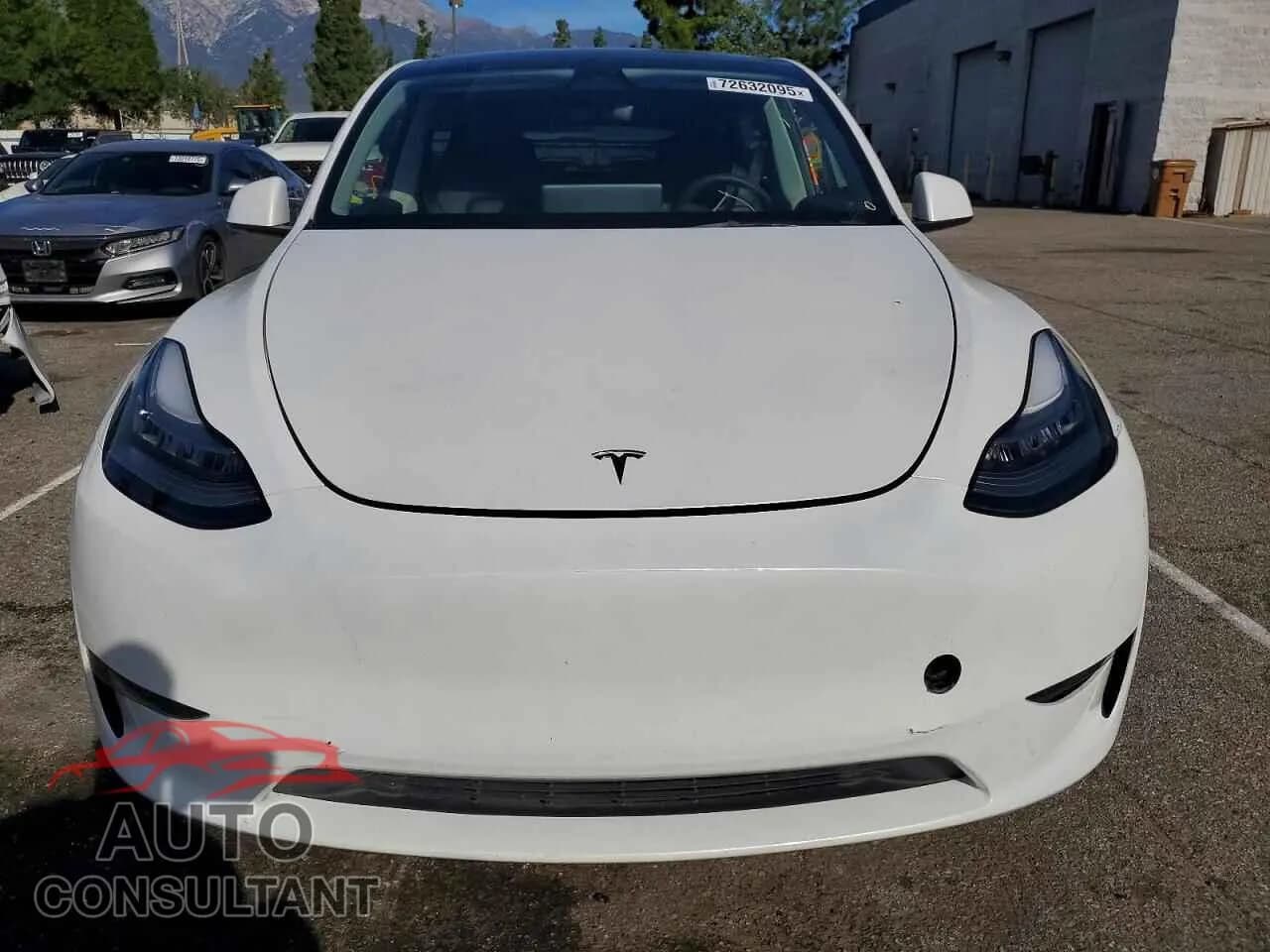 2023 TESLA MODEL Y Damaged VIN 7SAYGDEE0PA035806 – interior seats 2023 TESLA MODEL Y Damaged VIN 7SAYGDEE0PA035806 – interior seats