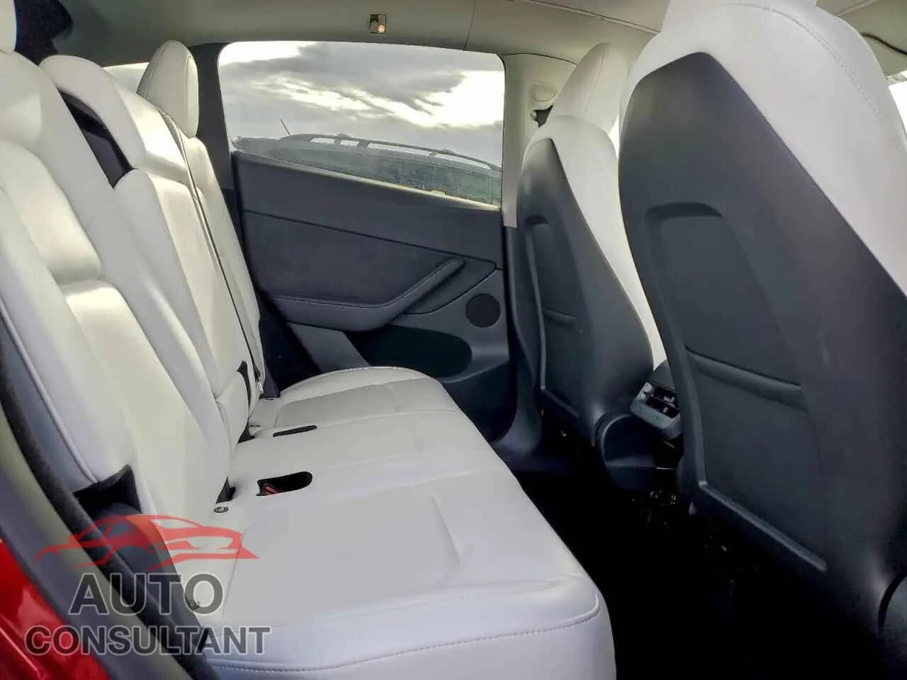 2024 TESLA MODEL Y Damaged VIN 7SAYGDEE1RF063426 – odometer reading 2024 TESLA MODEL Y Damaged VIN 7SAYGDEE1RF063426 – odometer reading