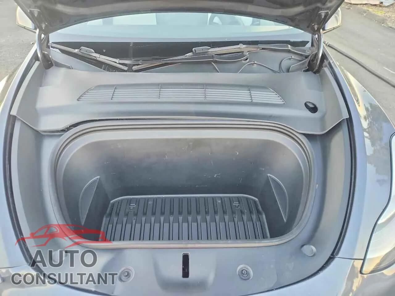 2022 TESLA MODEL Y Damaged VIN 7SAYGDEE3NF314487 – photo 11 2022 TESLA MODEL Y Damaged VIN 7SAYGDEE3NF314487 – photo 11