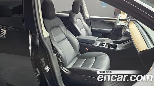 2022 Tesla Model Y Long Range AWD Sold VIN 7SAYGDEE6NF567156 – interior seats 2022 Tesla Model Y Long Range AWD Sold VIN 7SAYGDEE6NF567156 – interior seats