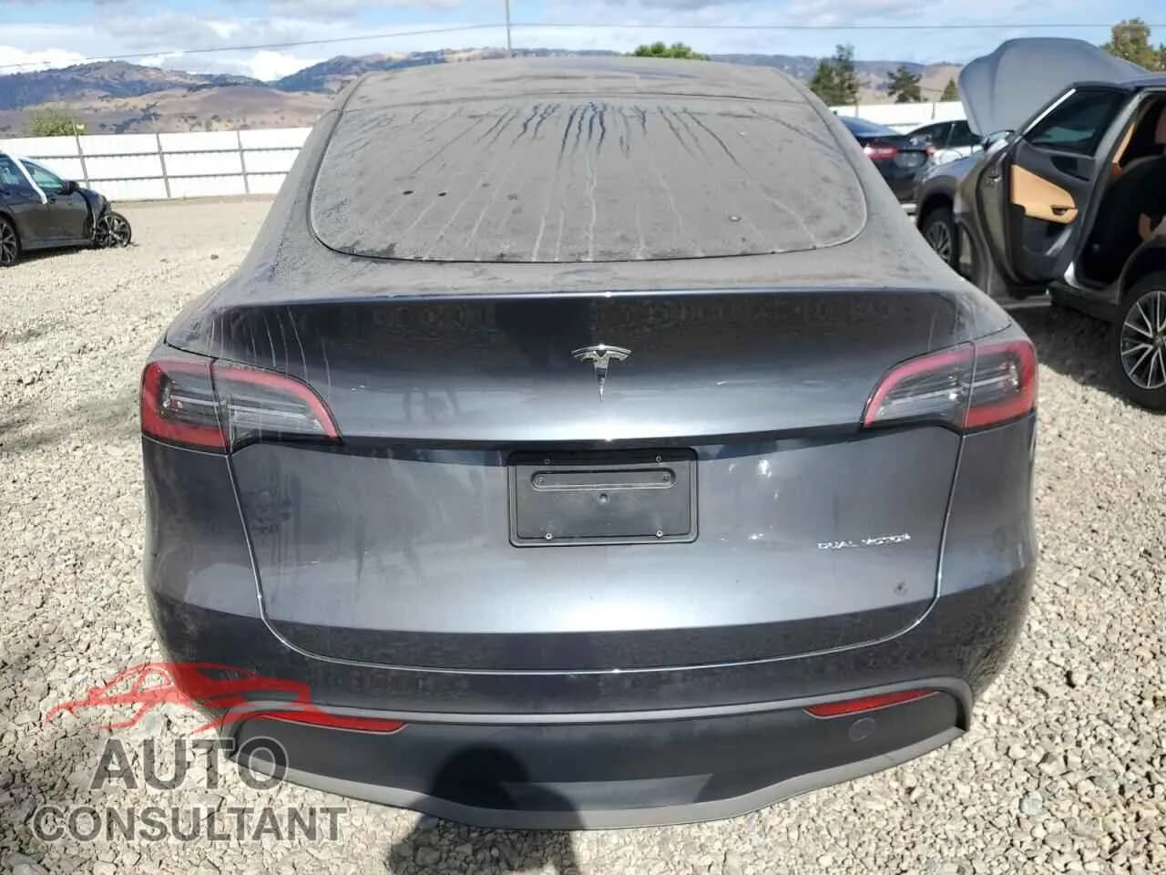 2023 TESLA MODEL Y Damaged VIN 7SAYGDEE8PA153084 – engine bay 2023 TESLA MODEL Y Damaged VIN 7SAYGDEE8PA153084 – engine bay