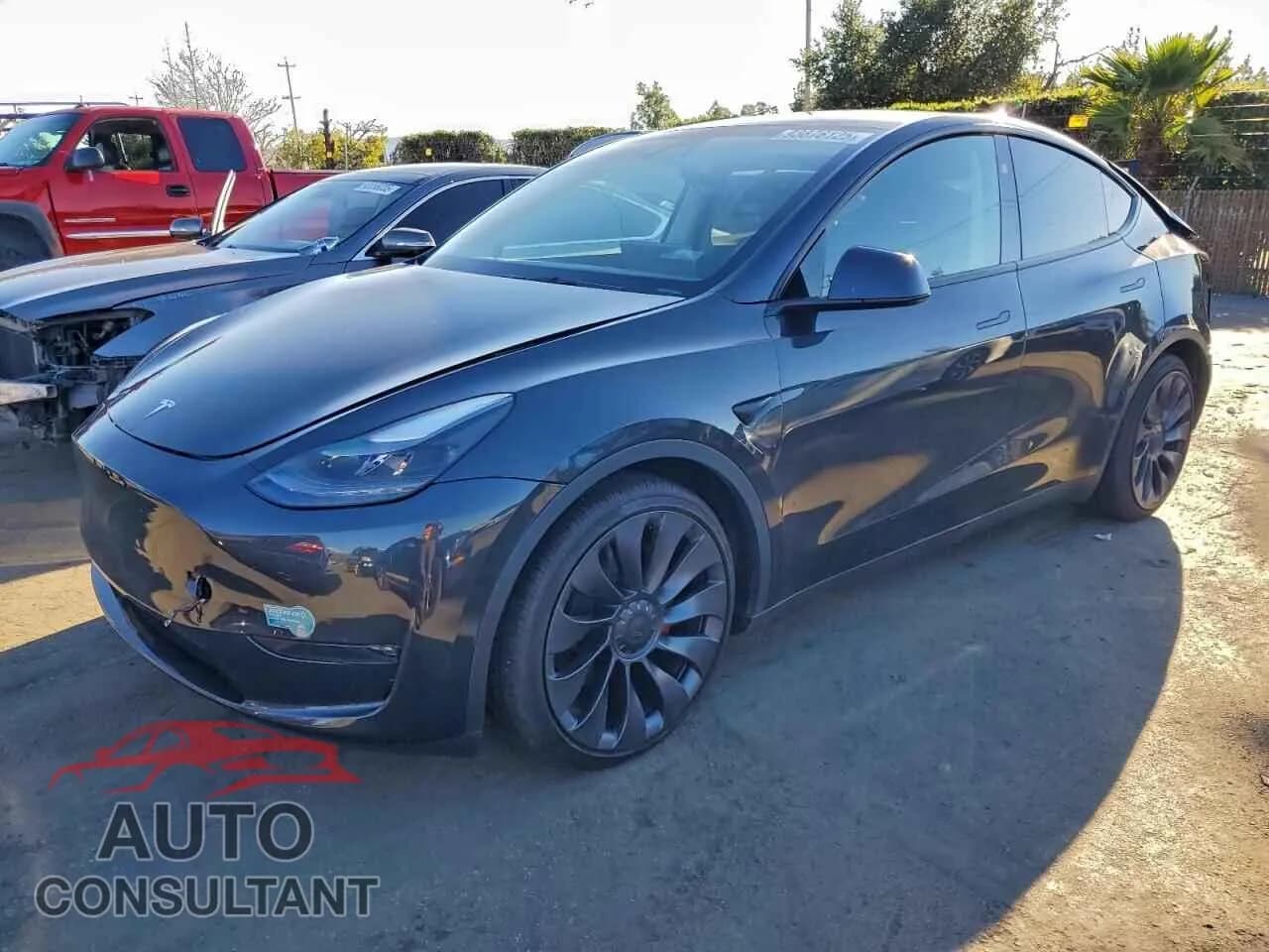 2025 TESLA MODEL Y Damaged VIN 7SAYGDEF1SF259459 – front exterior 2025 TESLA MODEL Y Damaged VIN 7SAYGDEF1SF259459 – front exterior
