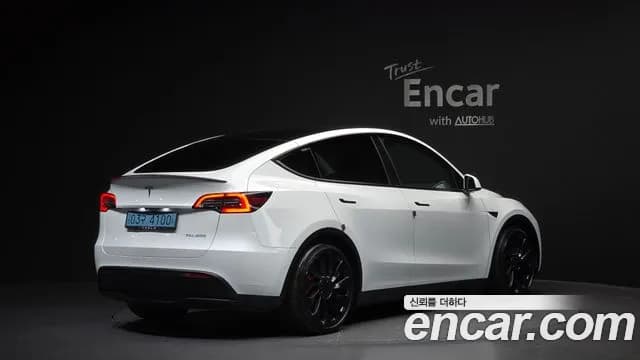 2022 Tesla Model Y Performance AWD Sold VIN 7SAYGDEF2NF496823 – undercarriage 2022 Tesla Model Y Performance AWD Sold VIN 7SAYGDEF2NF496823 – undercarriage