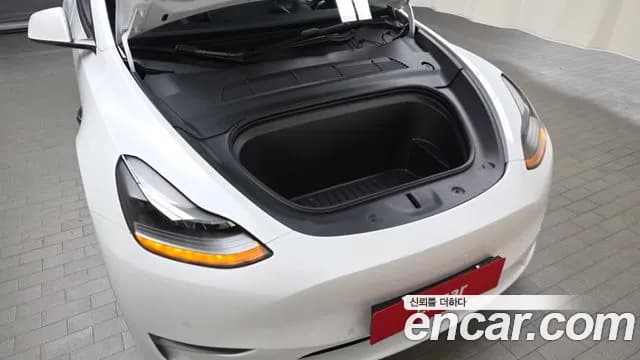 2022 Tesla Model Y Performance AWD Sold VIN 7SAYGDEF2NF496823 – trunk area 2022 Tesla Model Y Performance AWD Sold VIN 7SAYGDEF2NF496823 – trunk area