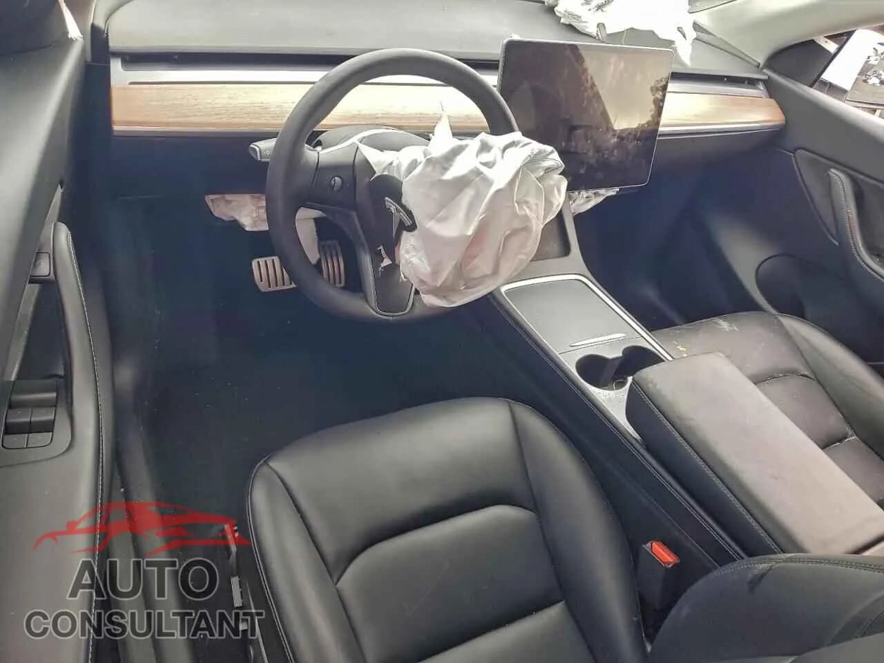 2022 TESLA MODEL Y Damaged VIN 7SAYGDEFXNF485715 – undercarriage 2022 TESLA MODEL Y Damaged VIN 7SAYGDEFXNF485715 – undercarriage