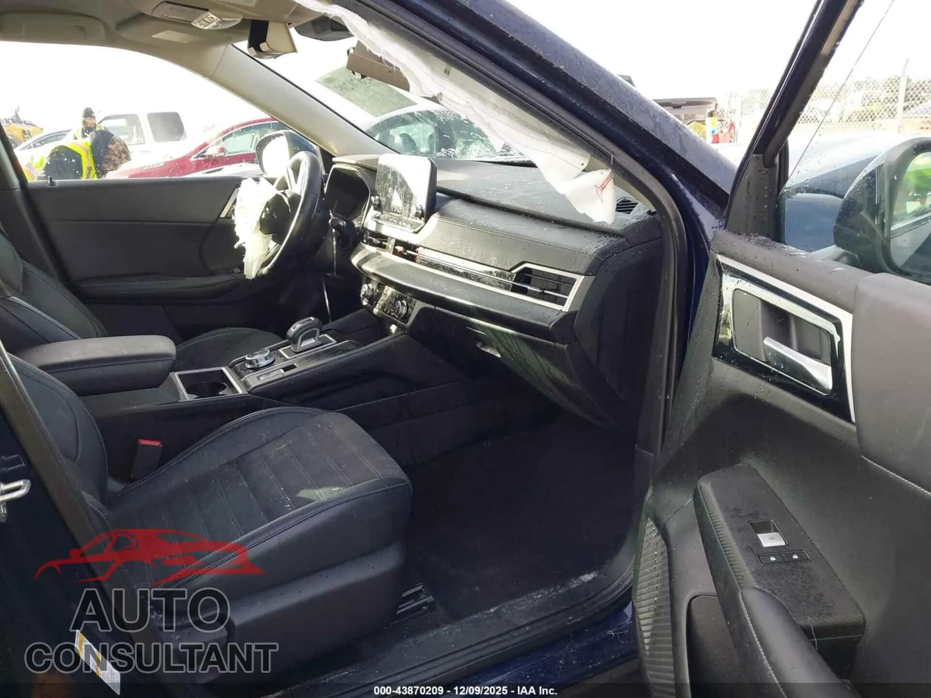 2023 MITSUBISHI OUTLANDER Damaged VIN JA4J4UA82PZ026670 – interior seats 2023 MITSUBISHI OUTLANDER Damaged VIN JA4J4UA82PZ026670 – interior seats