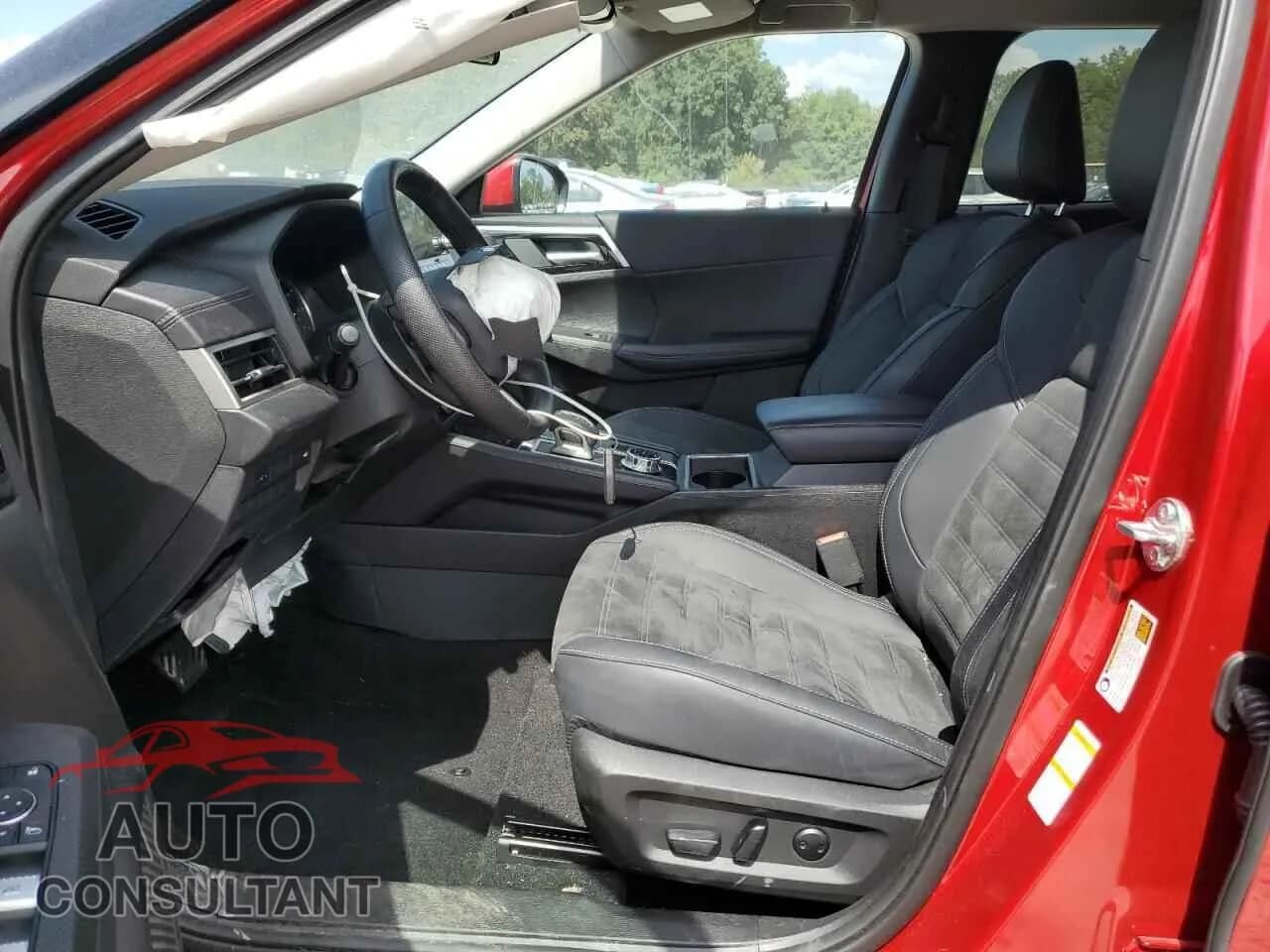 2024 MITSUBISHI OUTLANDER Used VIN JA4J4VA88RZ085358 – exterior detail 2024 MITSUBISHI OUTLANDER Used VIN JA4J4VA88RZ085358 – exterior detail