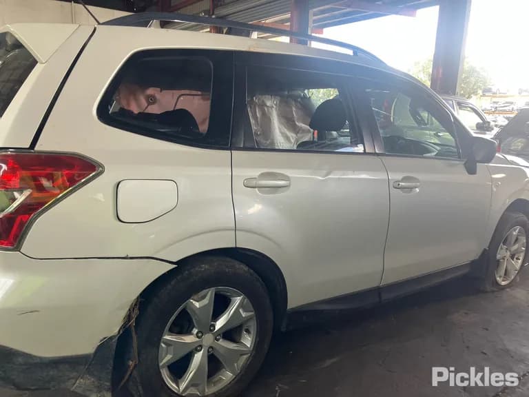 2013 Subaru Forester Used VIN JF2SJDKZ3DG005605 – rear exterior 2013 Subaru Forester Used VIN JF2SJDKZ3DG005605 – rear exterior