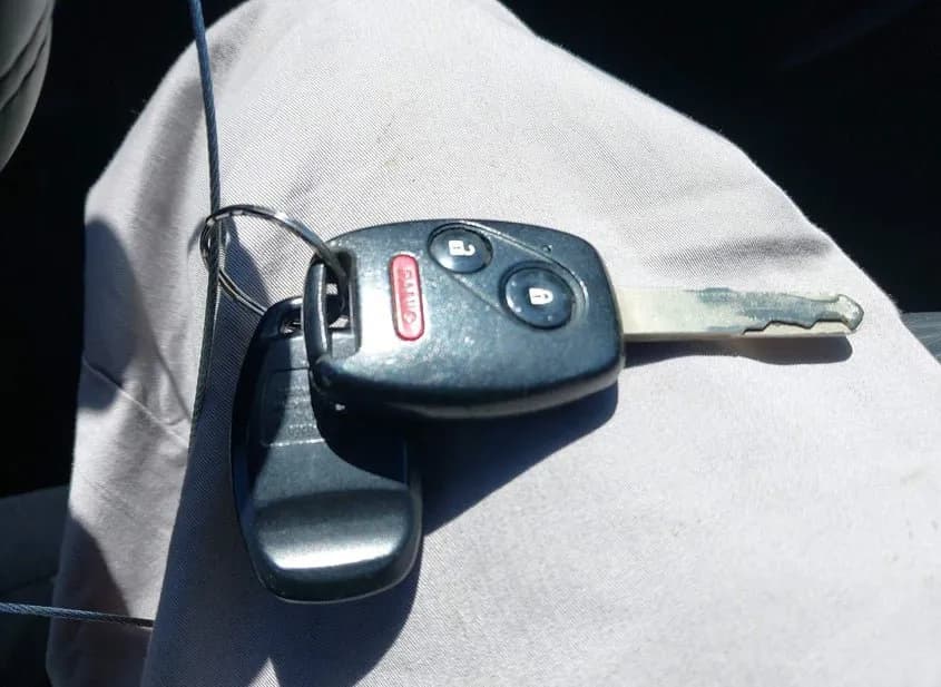 2009 HONDA CR-V Used VIN JHLRE48799C016245 – trunk area 2009 HONDA CR-V Used VIN JHLRE48799C016245 – trunk area