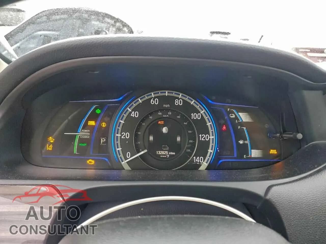 2017 HONDA ACCORD Damaged VIN JHMCR6F71HC005131 – trunk area 2017 HONDA ACCORD Damaged VIN JHMCR6F71HC005131 – trunk area