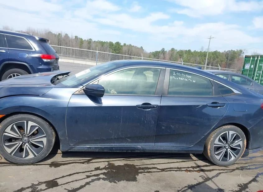 2018 HONDA Civic Used VIN JHMFC1F31JX007118 – exterior detail 2018 HONDA Civic Used VIN JHMFC1F31JX007118 – exterior detail