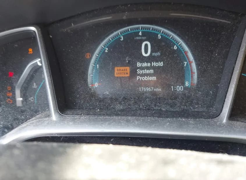 2018 HONDA Civic Used VIN JHMFC1F31JX007118 – trunk area 2018 HONDA Civic Used VIN JHMFC1F31JX007118 – trunk area